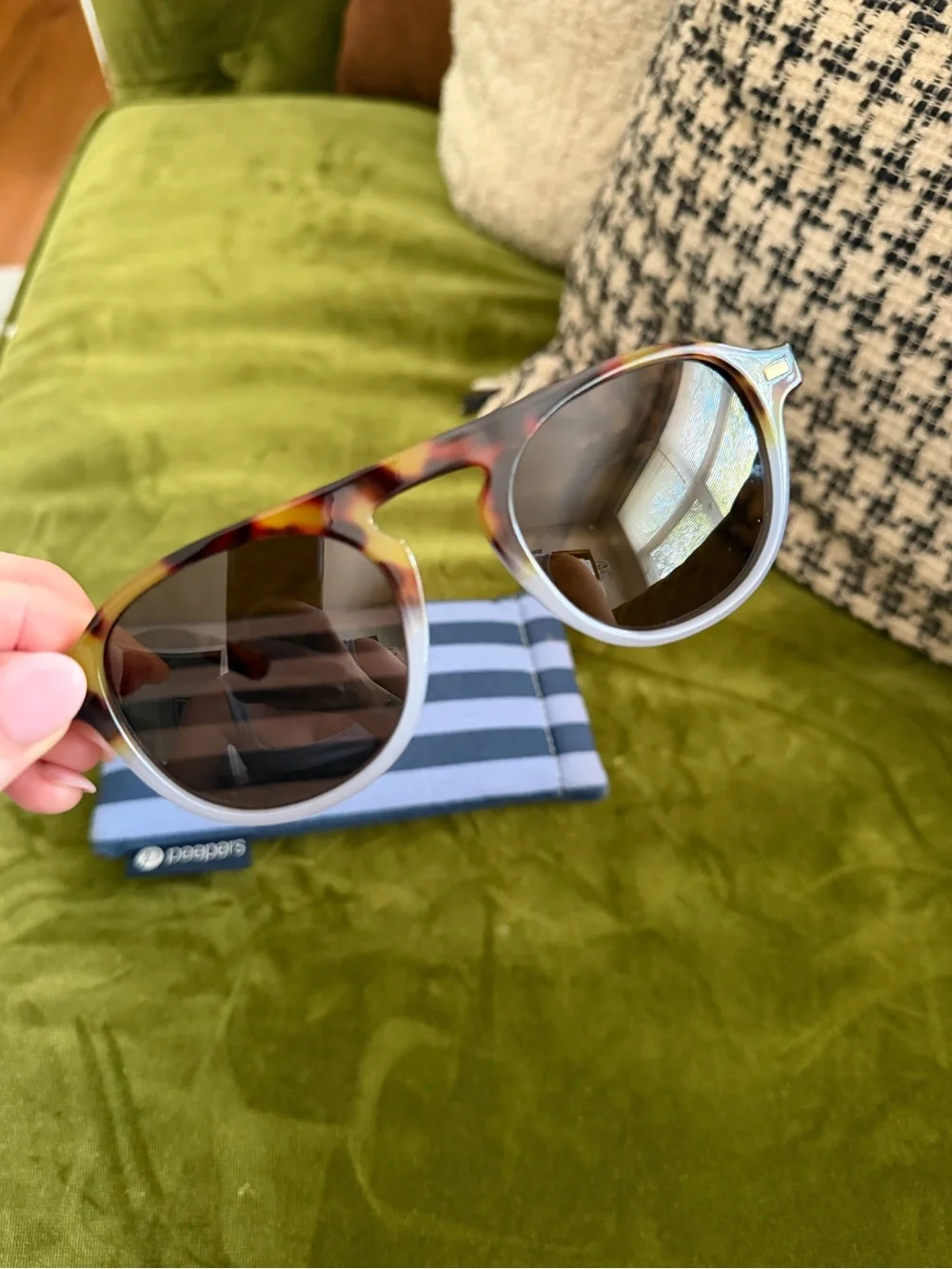 Peepers Women's Tortoiseshell Sunglasses with Brown Lenses